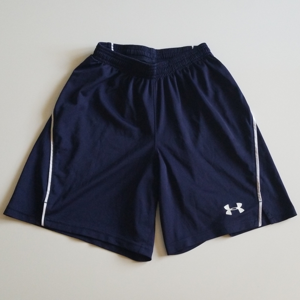 🚨SOLD🚨Men's Under Armour Shorts - Picture 3 of 6
